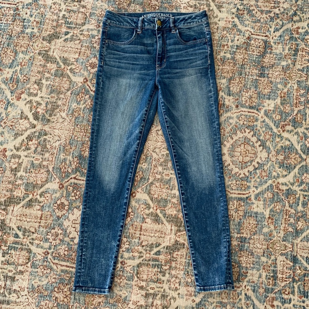American Eagle Outfitters High-Rise Jean